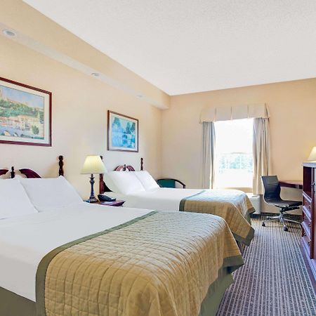 Baymont By Wyndham Pearl Hotel Buitenkant foto