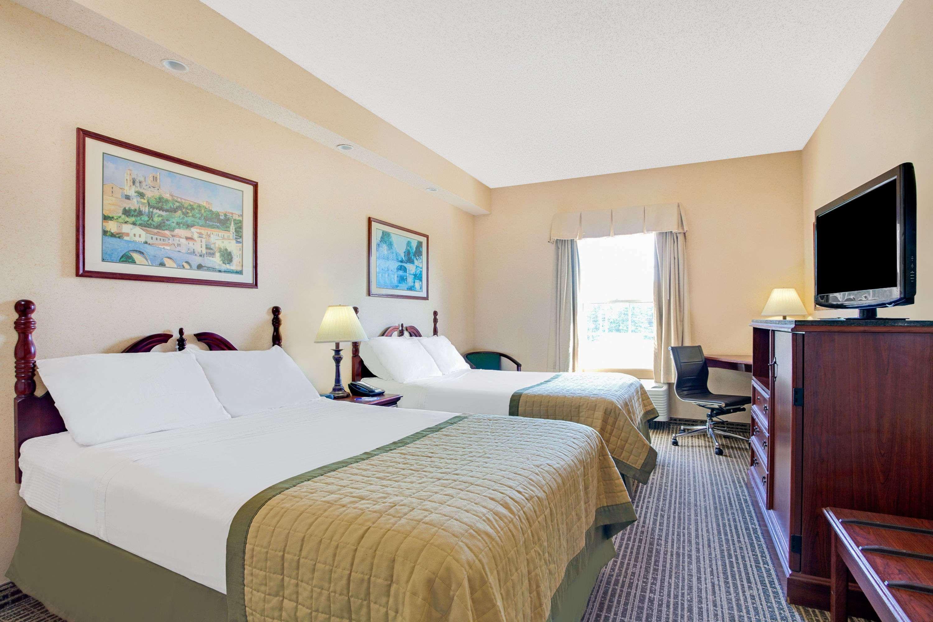 Baymont By Wyndham Pearl Hotel Buitenkant foto
