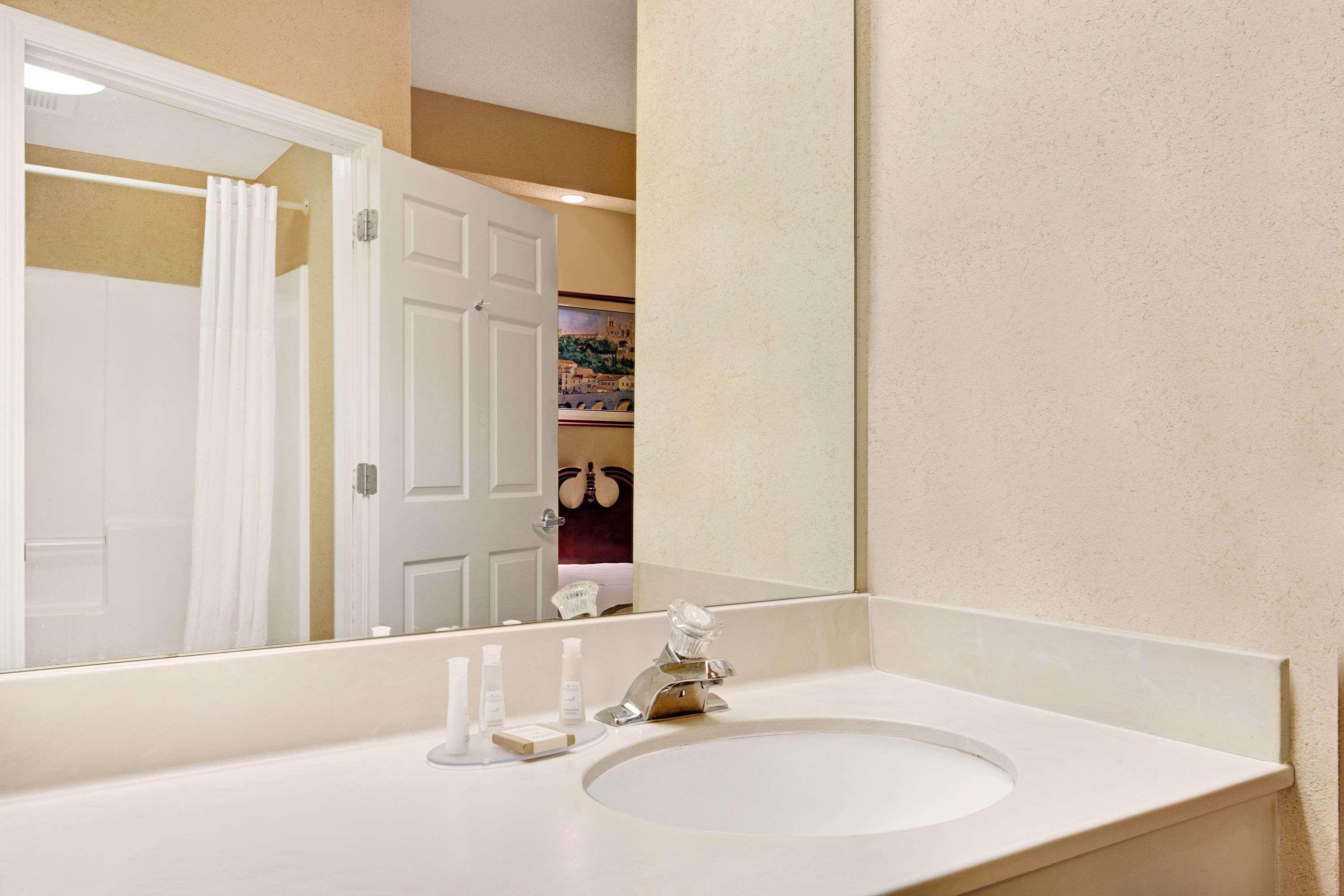 Baymont By Wyndham Pearl Hotel Kamer foto